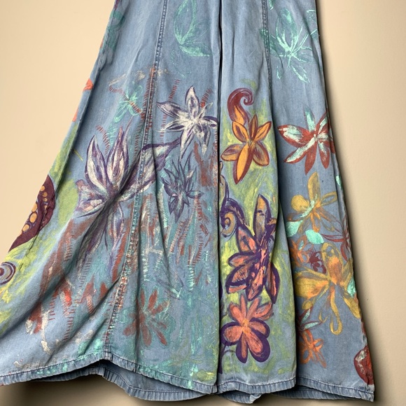 ✨ Lovely Star Hand Painted Clothing ✨ - Picture 2 of 12